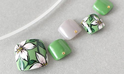 クールなイメージのお花デザイン。グリーンを使って大人っぽく
